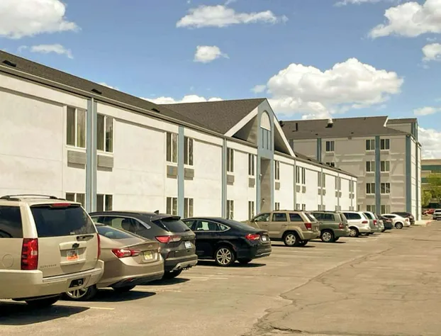 Comfort Inn & Suites Salt Lake City I-80 I-15 Downtown hotel detail image 1