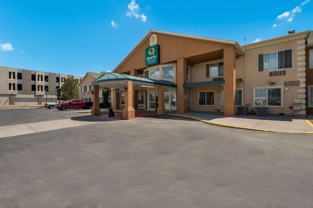Quality Inn & Suites Salt Lake City Airport West hotel hero