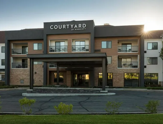 Courtyard by Marriott Layton hotel detail image 4