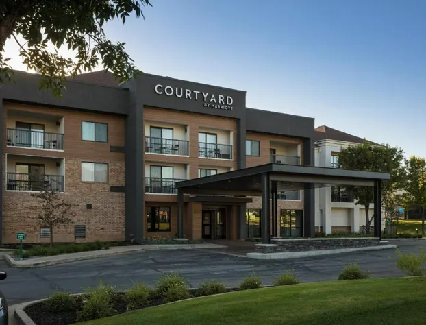 Courtyard by Marriott Layton hotel detail image 2