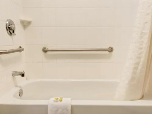 Days Inn by Wyndham Overland Park/Metcalf/Convention Center hotel detail image 2