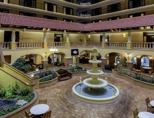 Embassy Suites by Hilton Kansas City Plaza hotel detail image 1