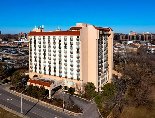 Embassy Suites by Hilton Kansas City Plaza hotel detail image 2