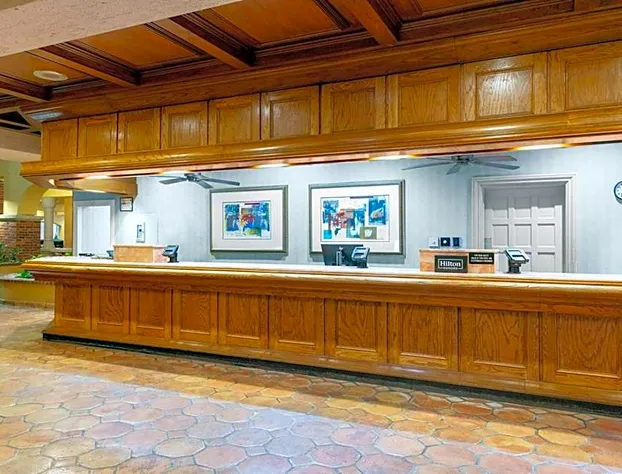 Embassy Suites by Hilton Kansas City Plaza hotel detail image 3