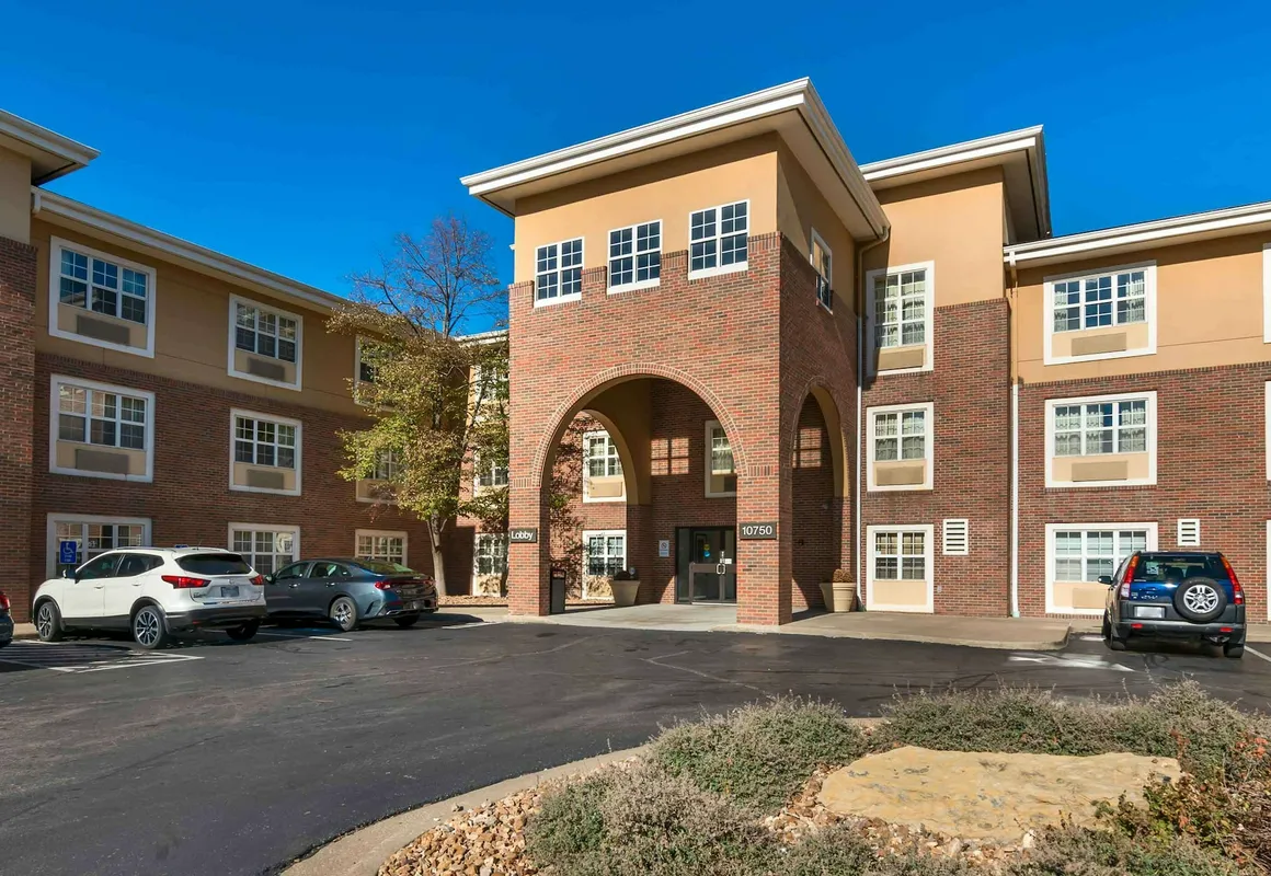 Extended Stay America Suites Kansas City Overland Park Quivi hotel hero