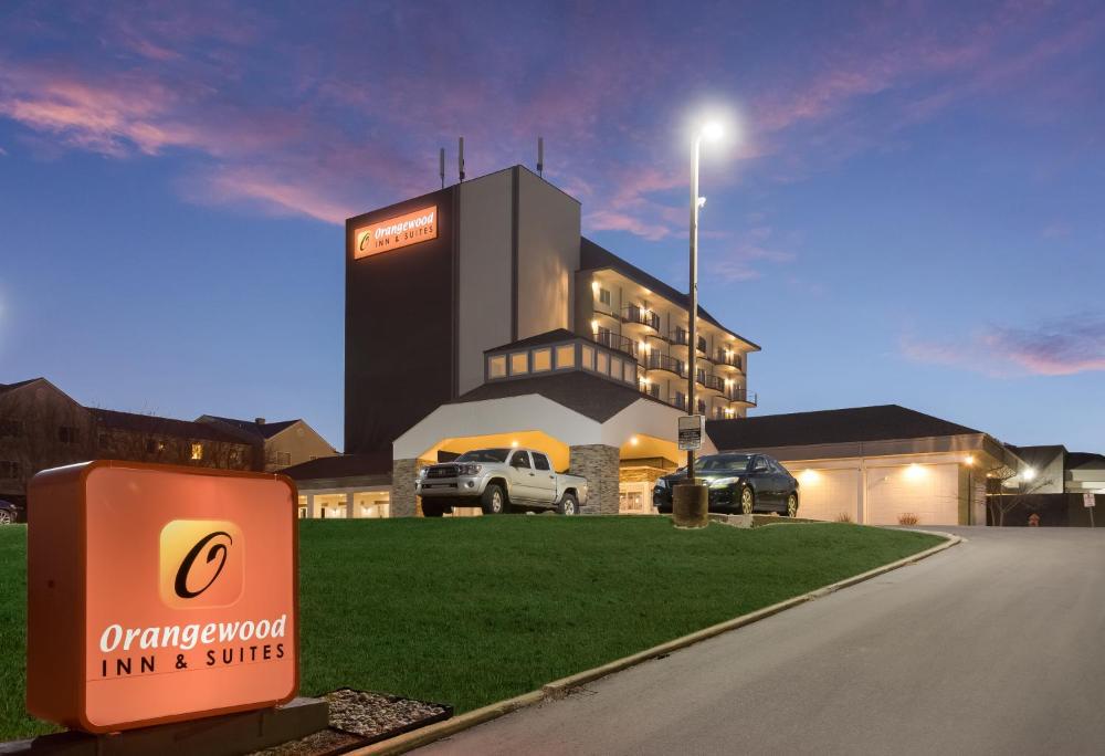 Orangewood Inn & Suites Kansas City Airport hotel hero