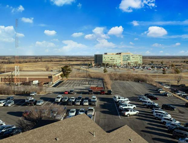 Orangewood Inn & Suites Kansas City Airport hotel detail image 2