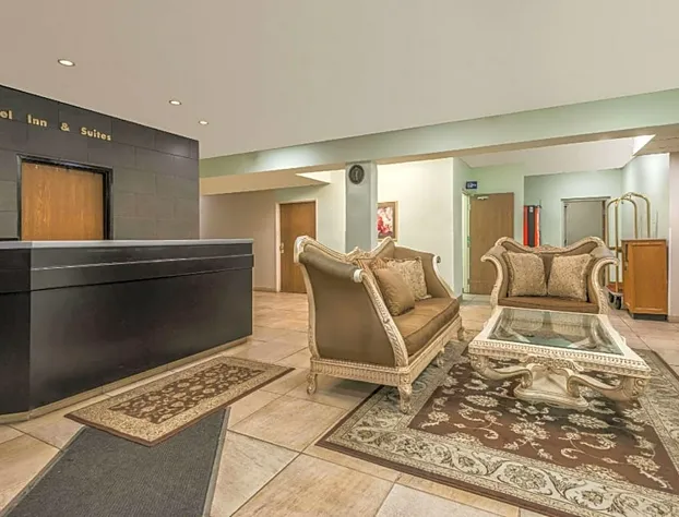 Microtel Inn & Suites By Wyndham Kansas City Airport hotel detail image 2