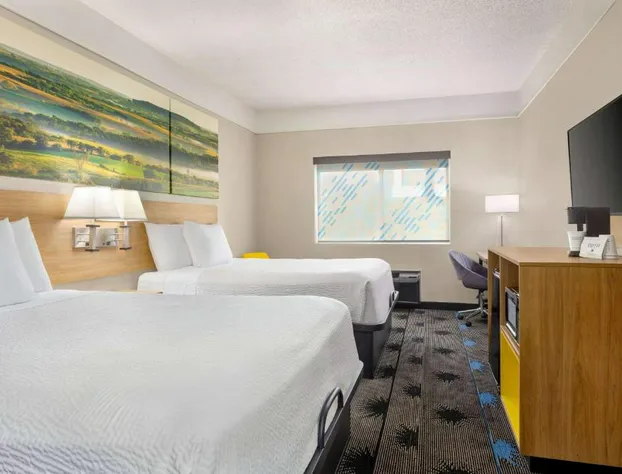 Days Inn by Wyndham Kansas City International Airport hotel detail image 4