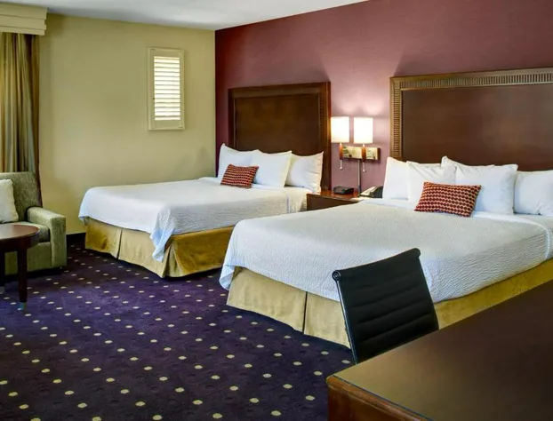 Courtyard by Marriott Kansas City Country Club Plaza hotel detail image 3