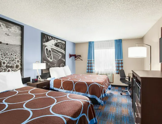 Super 8 by Wyndham Lenexa Overland Park/Mall Area hotel detail image 4