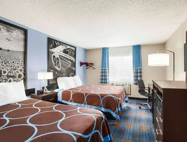 Super 8 by Wyndham Lenexa Overland Park/Mall Area hotel detail image 4