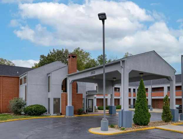 SureStay by Best Western Kansas City Country Inn North hotel detail image 1