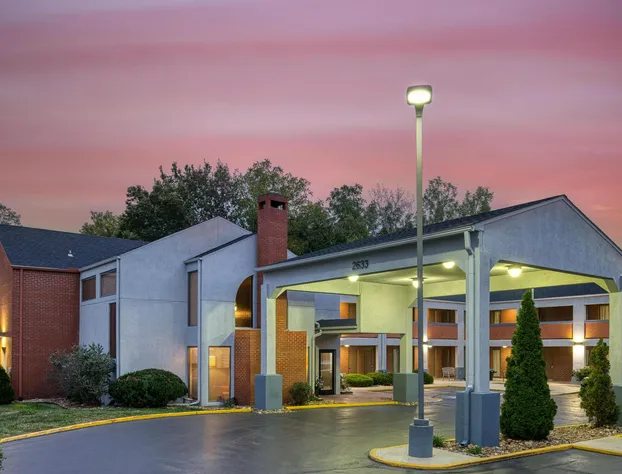 SureStay by Best Western Kansas City Country Inn North hotel detail image 2