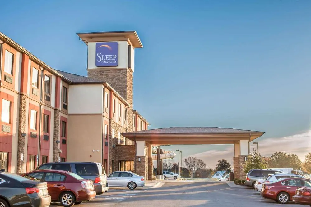 Sleep Inn & Suites Indoor Waterpark hotel hero