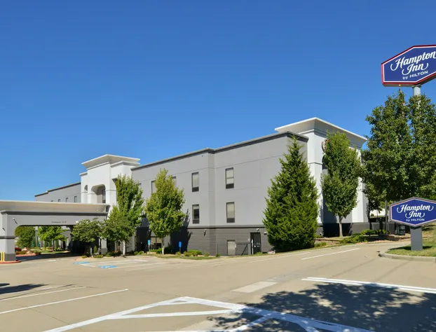 Hampton Inn Kansas City Northeast hotel detail image 1