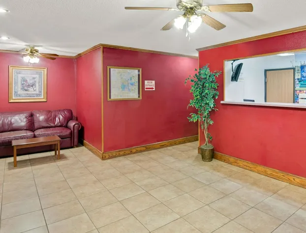 Super 8 by Wyndham Riverside/Kansas City hotel detail image 3