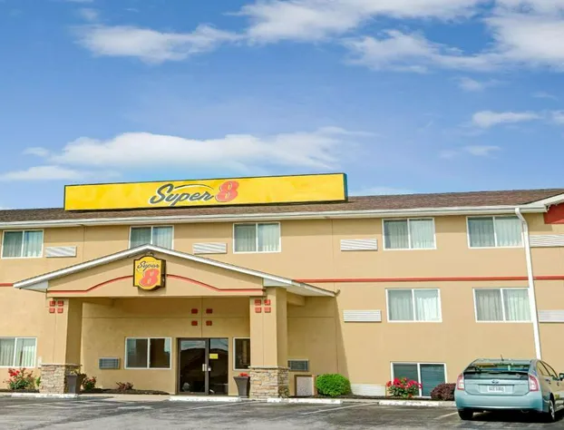 Super 8 by Wyndham Independence Kansas City hotel detail image 2