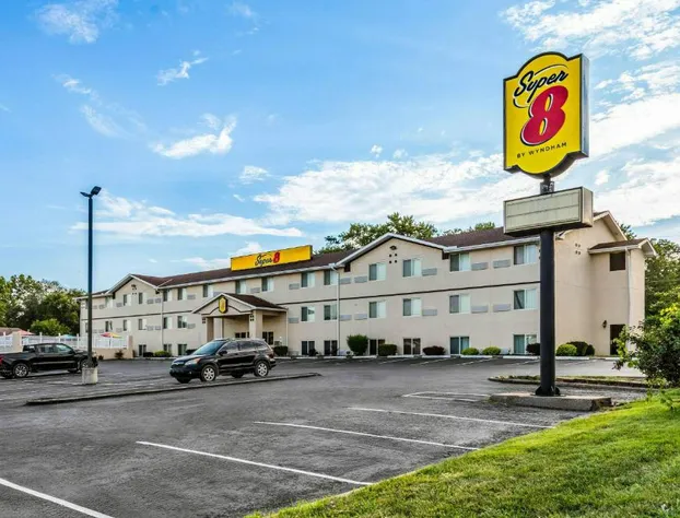 Super 8 by Wyndham Independence Kansas City hotel detail image 1