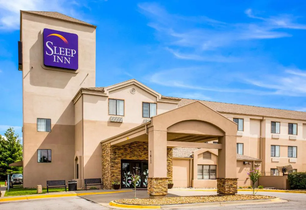 Sleep Inn Kansas City International Airport hotel hero