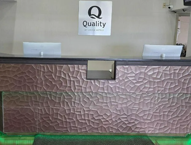 Quality Inn Kansas City International Airport hotel detail image 1