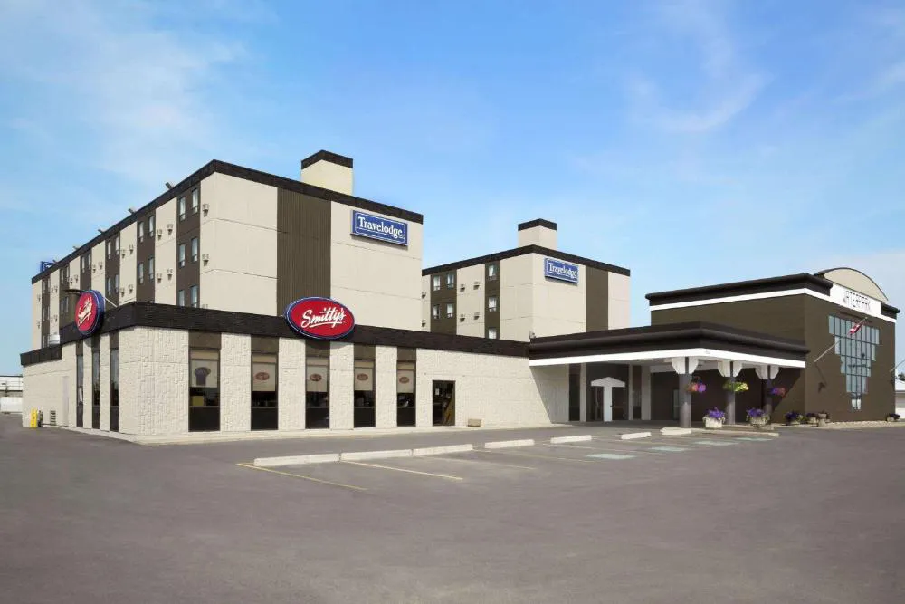 Travelodge by Wyndham Edmonton West hotel hero