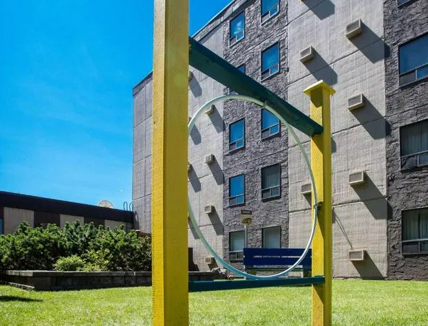 Travelodge by Wyndham Edmonton West hotel detail image 1