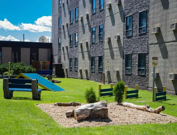 Travelodge by Wyndham Edmonton West hotel detail image 2