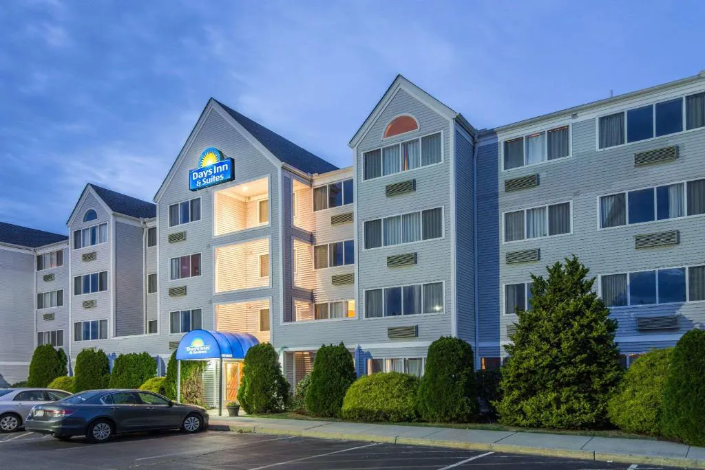 Days Inn & Suites by Wyndham Groton Near the Casinos hotel hero