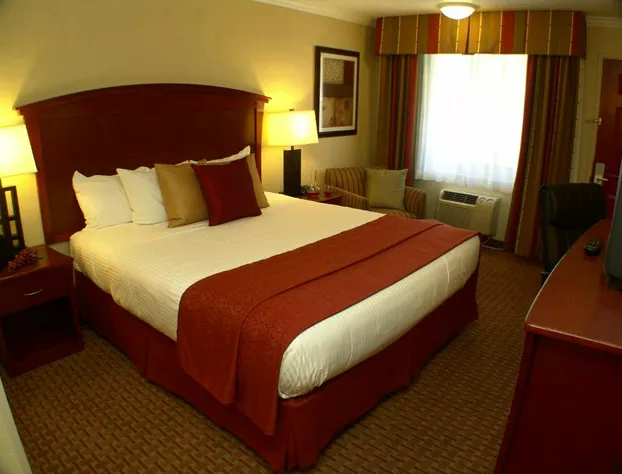 Quality Inn & Suites, Santa Cruz Mountains hotel detail image 3