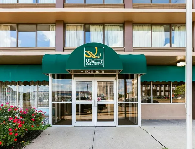 Quality Inn & Suites Cincinnati Downtown Area hotel detail image 2