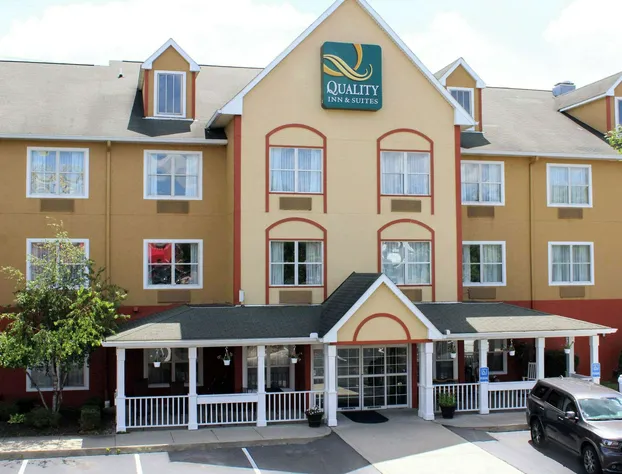 Quality Inn & Suites Cincinnati Sharonville hotel detail image 1