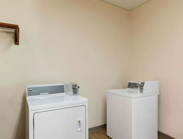 Super 8 by Wyndham Fort Mitchell Cincinnati Area hotel detail image 4