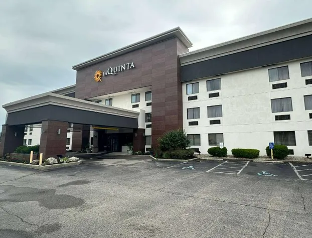 La Quinta Inn and Suites by Wyndham Cincinnati North hotel detail image 3