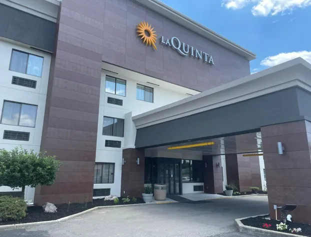 La Quinta Inn and Suites by Wyndham Cincinnati North hotel detail image 2