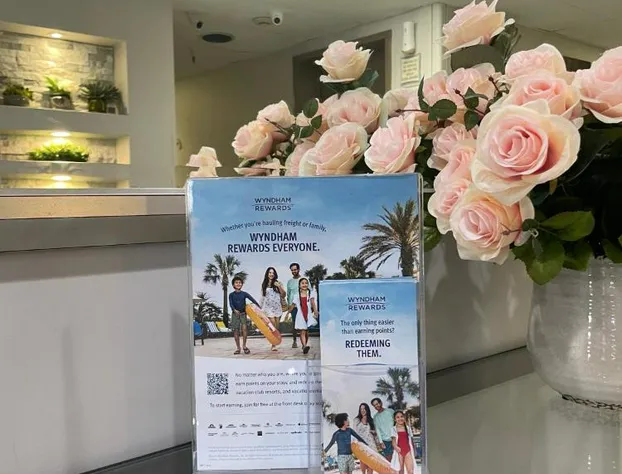 La Quinta Inn and Suites by Wyndham Cincinnati North hotel detail image 4