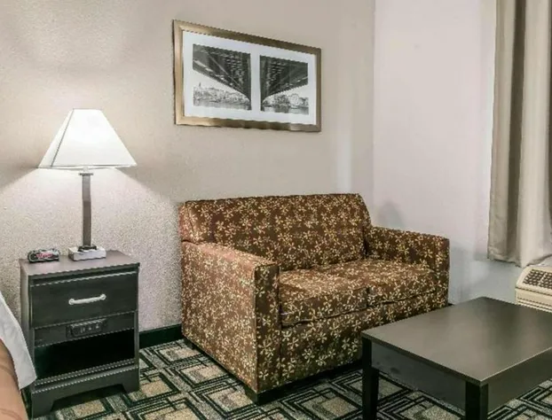 Suburban Studios Mason Hwy 42 hotel detail image 4