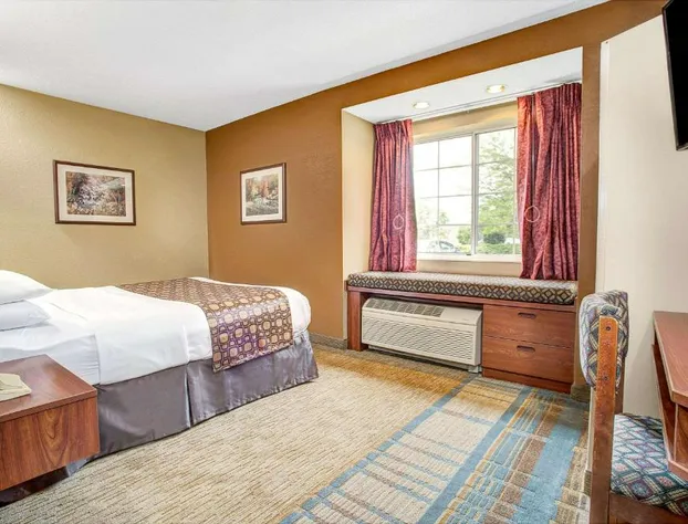 Microtel Inn & Suites by Wyndham Mason/Kings Island hotel detail image 4