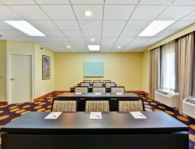 Hampton Inn Cincinnati Airport South hotel detail image 2