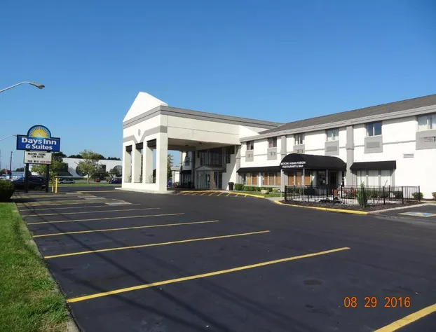 Days Inn by Wyndham Columbus East Airport hotel detail image 1