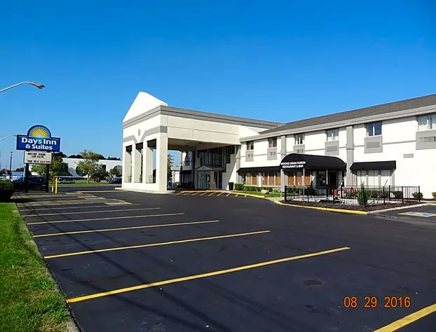 Days Inn by Wyndham Columbus East Airport hotel detail image 1