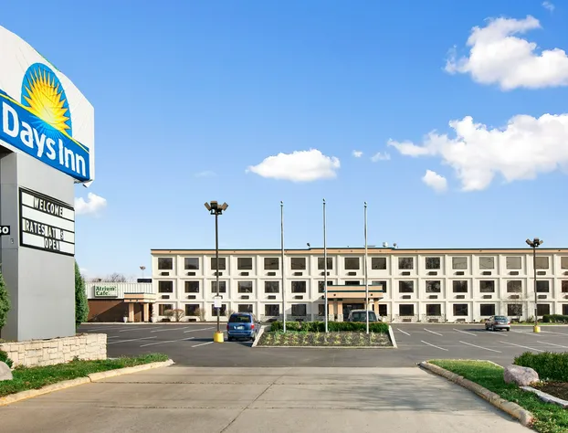 Days Inn by Wyndham Columbus Airport hotel detail image 1