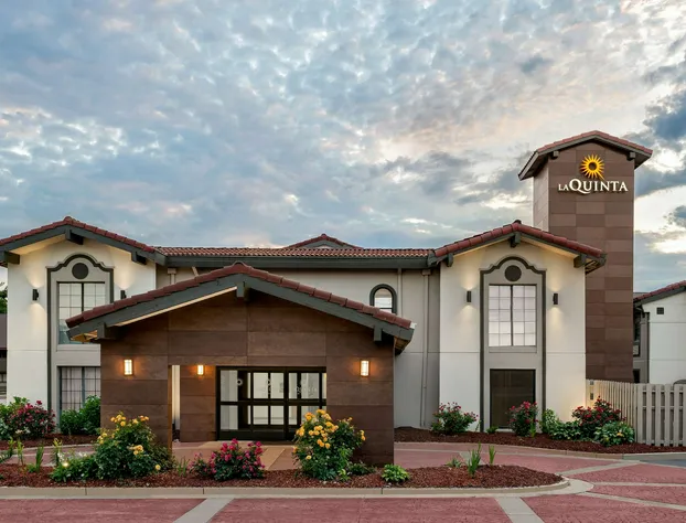 La Quinta Inn by Wyndham Columbus Airport Area hotel detail image 1