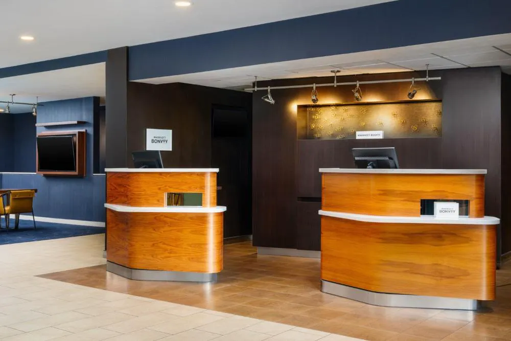 Courtyard by Marriott Columbus Worthington hotel hero