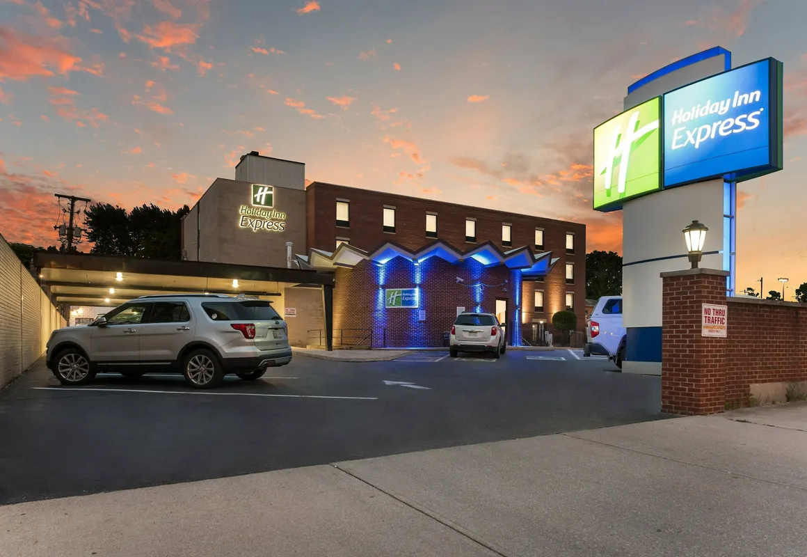 Holiday Inn Express Columbus Downtown by IHG hotel hero