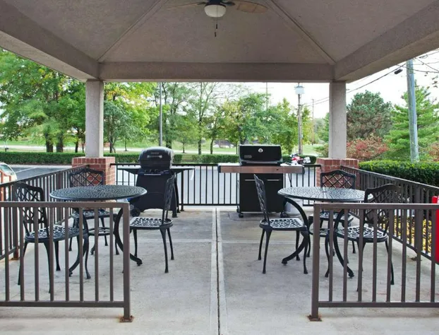 Sonesta Simply Suites Columbus Airport Gahanna hotel detail image 2