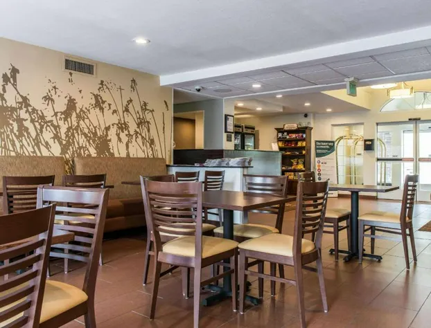 Sleep Inn & Suites Pittsburgh Airport hotel detail image 2