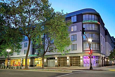 Courtyard by Marriott Oakland Downtown hotel detail image 1