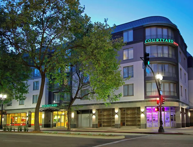Courtyard by Marriott Oakland Downtown hotel detail image 2