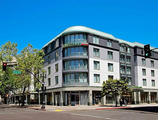 Courtyard by Marriott Oakland Downtown hotel detail image 1